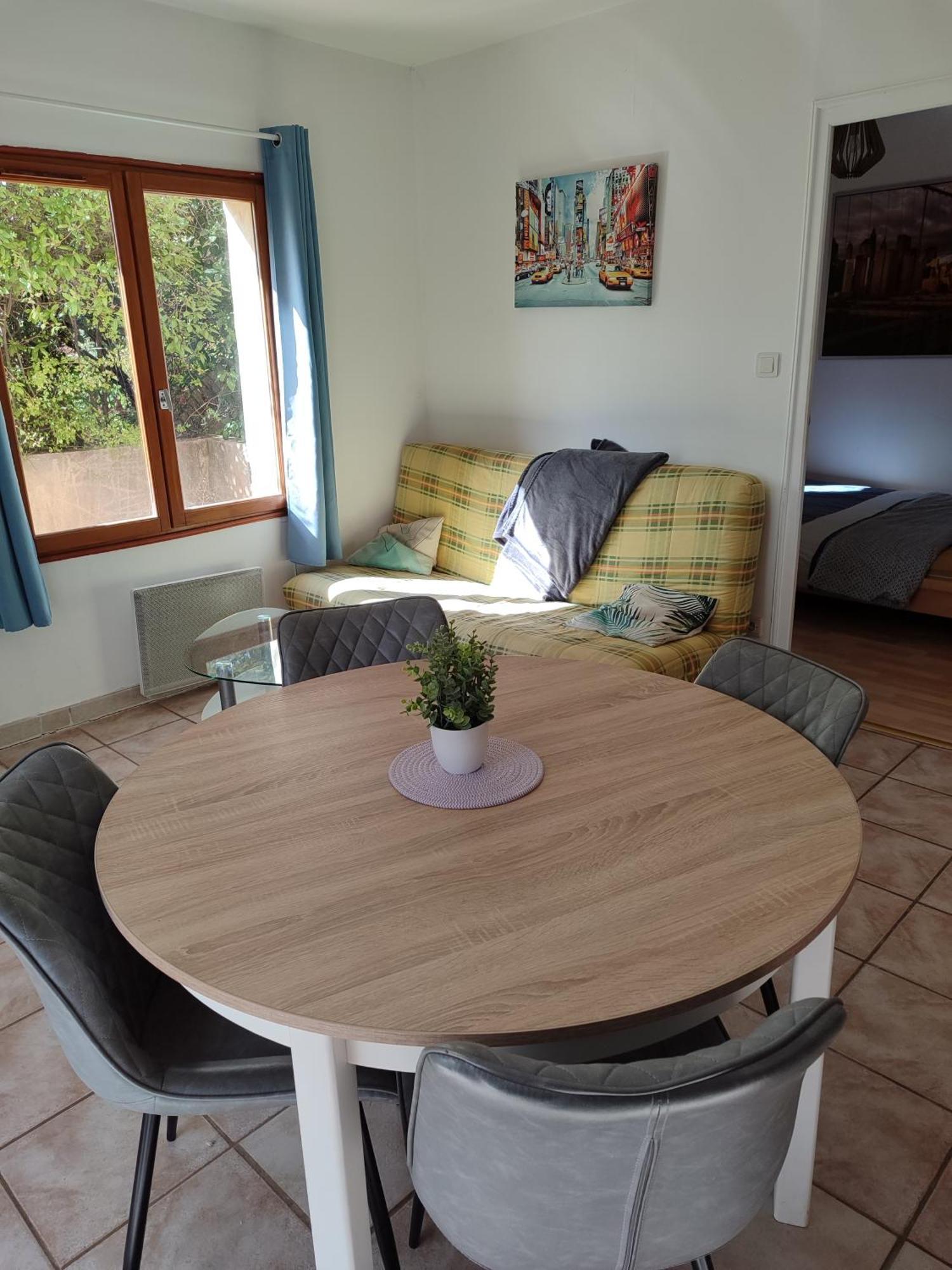 T2 En Rez De Chaussee De Villa A Cuers Dış mekan fotoğraf